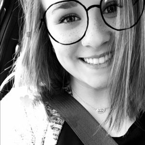 Meet your Posher, Mackenzie